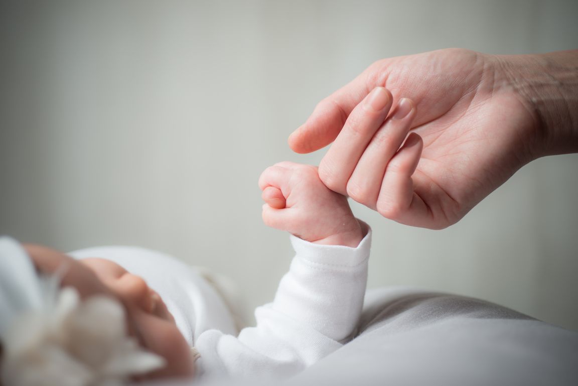 Народження дитини: що чекати, як підготуватись і що робити далі
